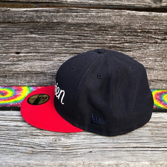MAISON KITSUNE Black and Red Parisien Cap - Picture 10 of 13